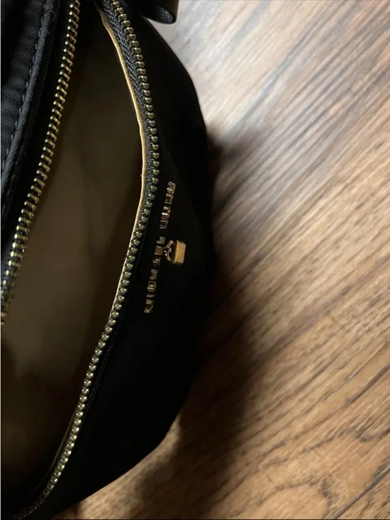 Michael Kors Black Nylon Fanny Pack GOLD Hardware - Picture 4 of 4